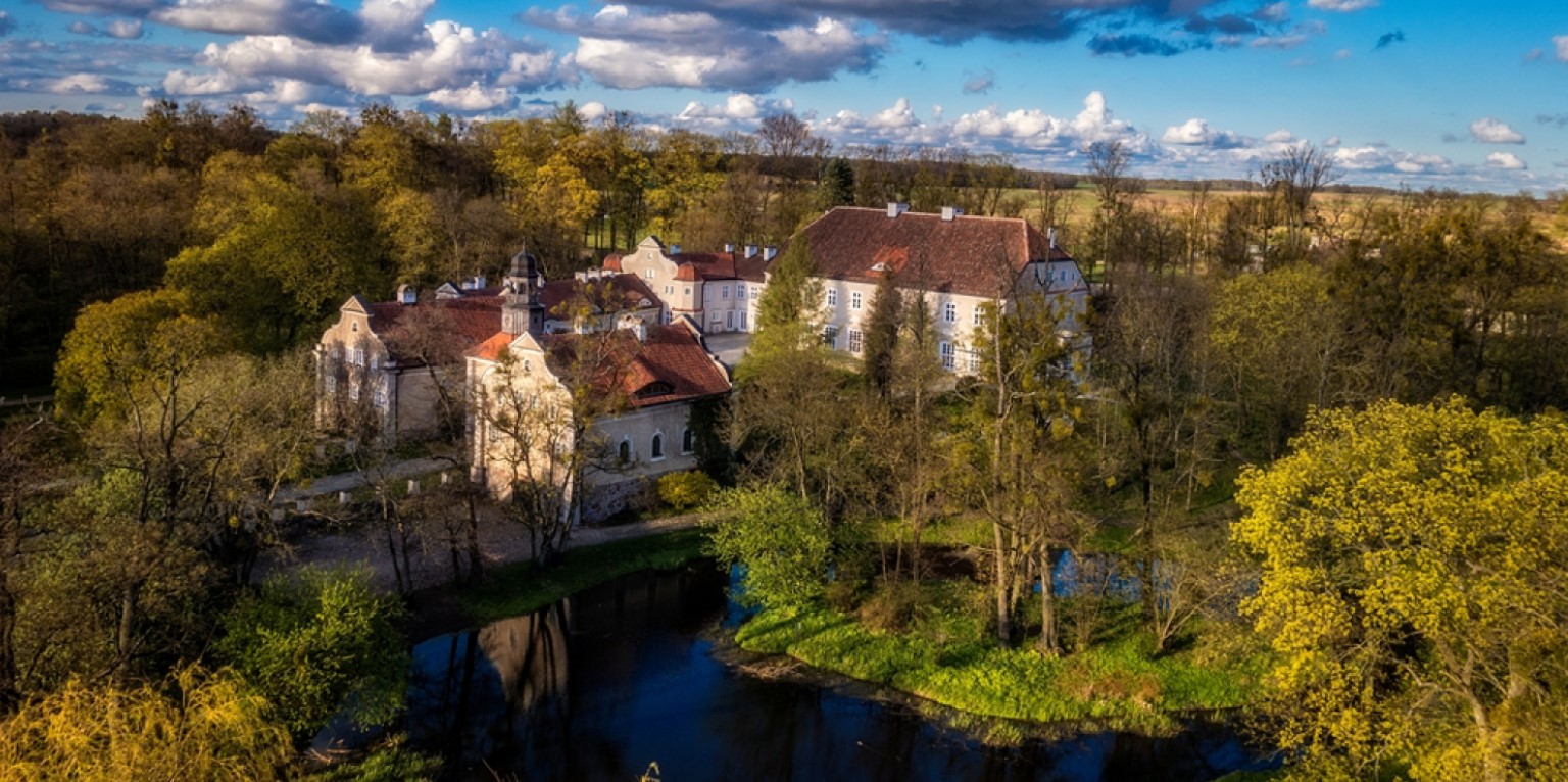palace manor hotel restaurant indkvartering lejligheder værelser i Polen Mazury